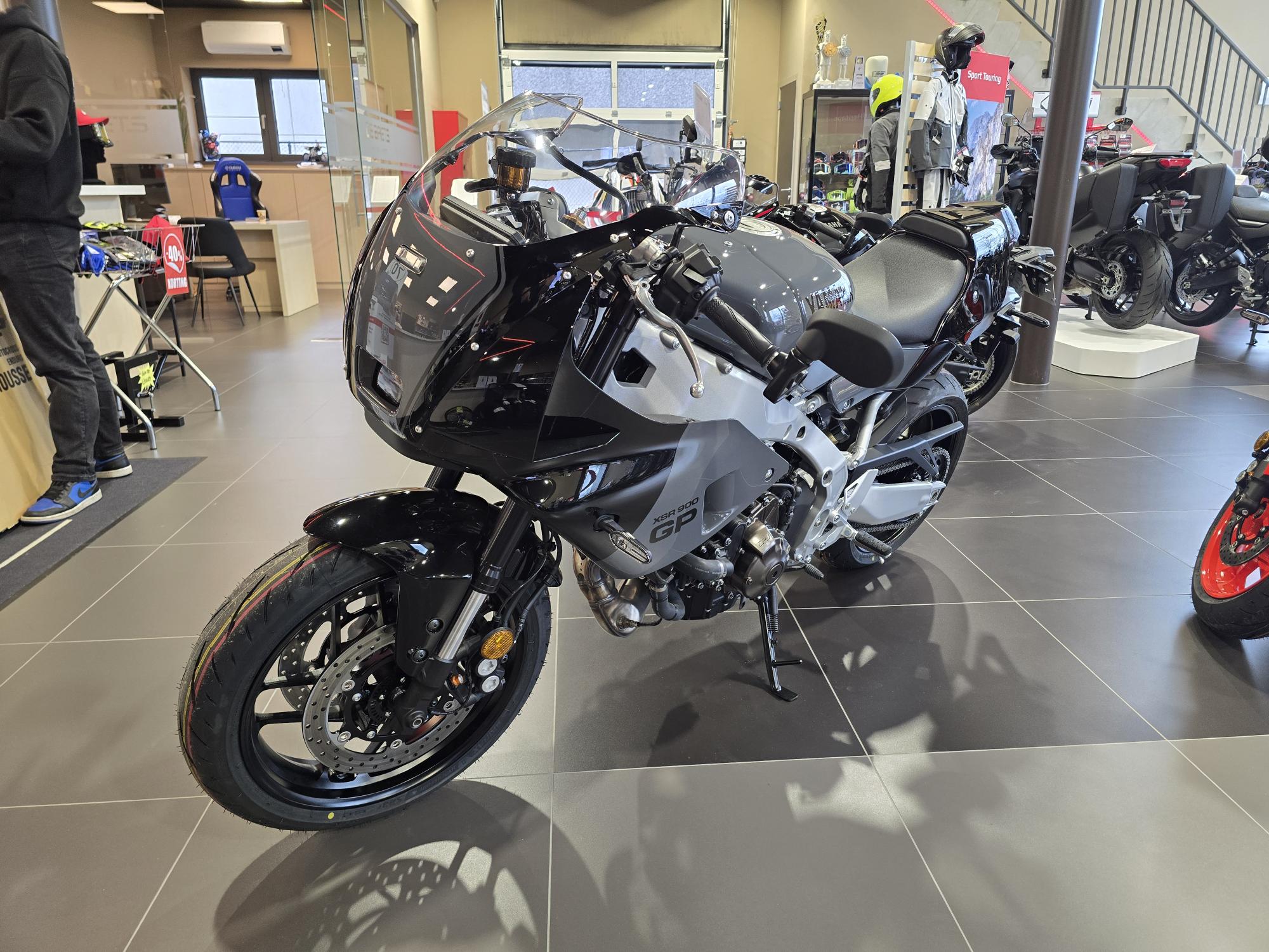 Yamaha XSR900GP Power Grey Yamaha XSR900GP Power Grey - Image 5