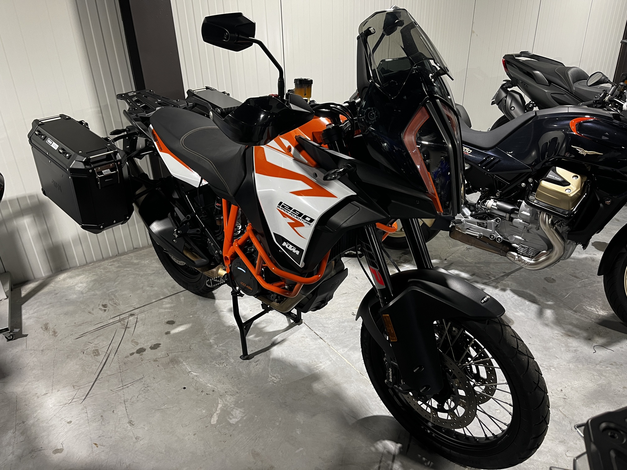 KTM SUPER ADVENTURE 1290 R KTM SUPER ADVENTURE 1290 R